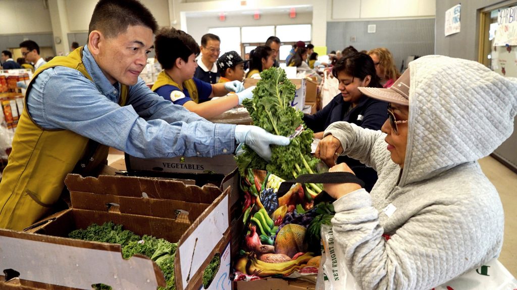 Tzu Chi Mobile Food Pantry Feeding Needy Families In Los Angeles