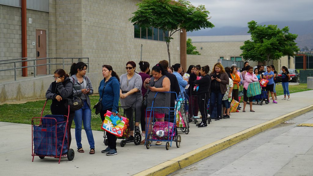 Tzu Chi Mobile Food Pantry Feeding Needy Families In Los Angeles